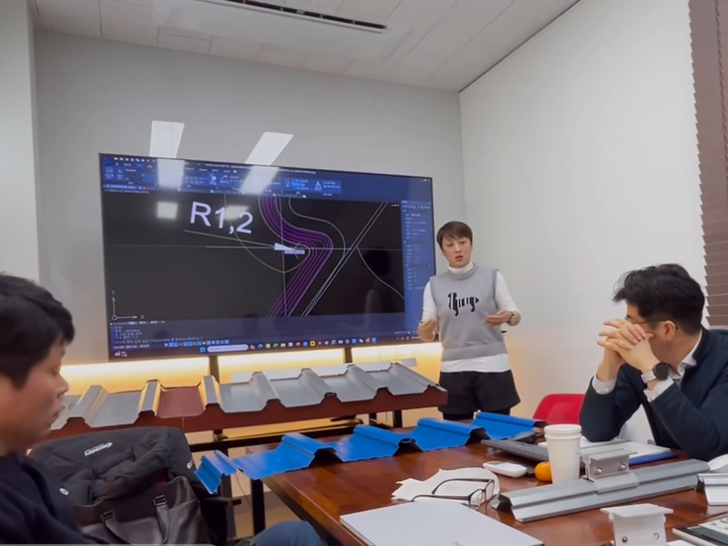 跳出 “内卷” 漩涡！贝斯特全球最奢华冷弯联合韩方研发光伏屋面板型，迈向绿色能源新时代